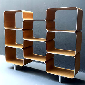 BOOKSHELVES-VITRINES